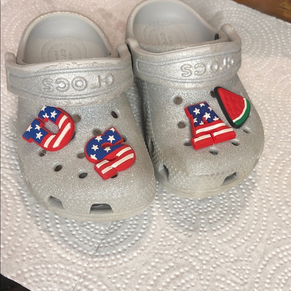 CROCS Kids Silver Slippers with USA Charms